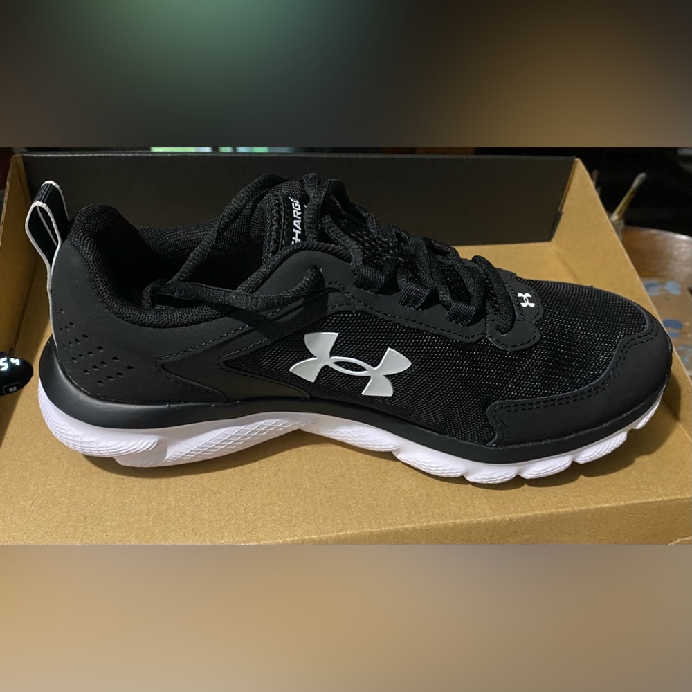 Brand new UA women’s shoes.
